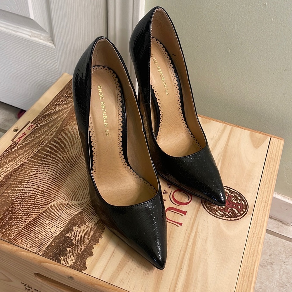 Black snake texture patent Shoe Republic LA pump
